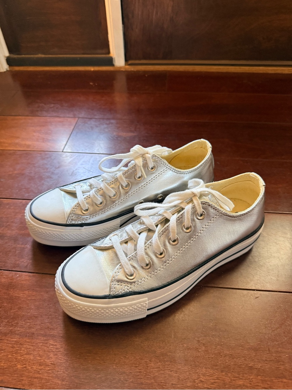 New Converse Metallic Silver Low Top Platform Sneakers - Picture 2 of 6